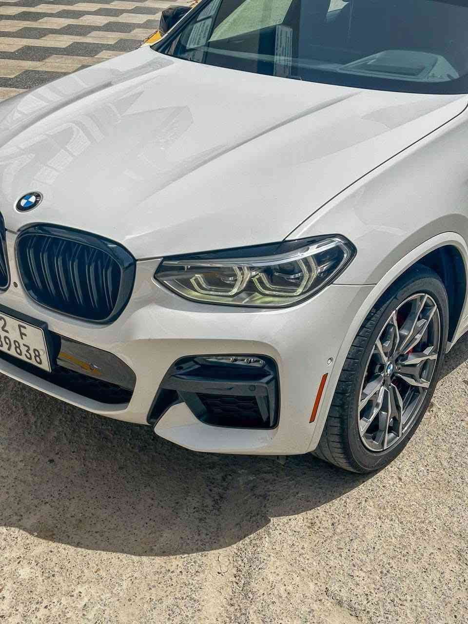 السلام عليكم للبيع او المراوس
BMW X4 M40i - 2021 
مواصفات M-Performance | جداً نظيفة
• كلين تايتل (بدون صبغ، بدون إيرباك، مكفولة من التكحيل).
• المحرك: B58 ستة سلندر 3000 تون بور تيربو
• الممشى: 61,000 ميل فقط.
• المواصفات: داخل أحمر كاربون فايبر كامل، كاميرات 360، داتا شو، نظام صوت Harman Kardon، قيادة شبه ذاتية.
• التحديث: شكل خارجي M كامل (قطع أصلية) + عدادات X4M.
• الصيانة: عليها ادامة بالكامل (دهن، فلاتر، باتري، دسكات) كلشي جديد وأصلي.
✅ السيارة بحالة الوكالة - جاهزة من كلشي

📍 الموقع: بغداد - حي الجهاد.
📑 الأوراق: رقم أربيل (بإسمي) تحويل ثاني يوم.
📞 للتواصل: ***********
