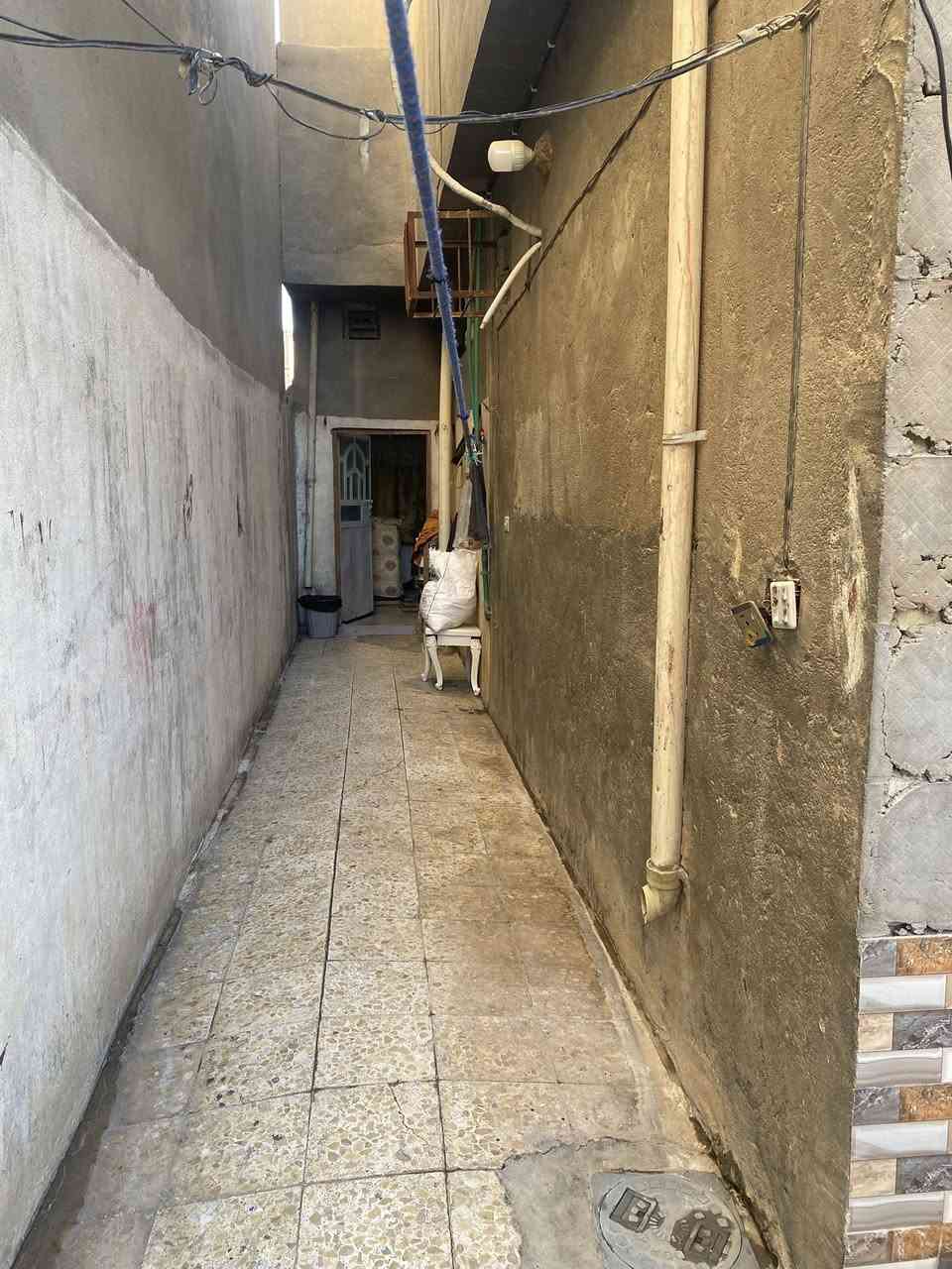 السلام عليكم
دار للبيع 
الموقع:المربع الذهبي بالقرب من رضا حسون 
المساحة: ٢٠٠ متر بناء ٢٠٠٨ 
الخريطة: غرفة نوم ومطبخ وصالة واستقبال وهول وصحيات داخلية وخارجية وحديقة
الطابق الثاني غرفتين وصحيات 
السعر : ٢٥٠ مليون وبي مجال 
للاستفسار التواصل على الخاص او على الرقم *********** واتساب 
ومن الله التوفيق
