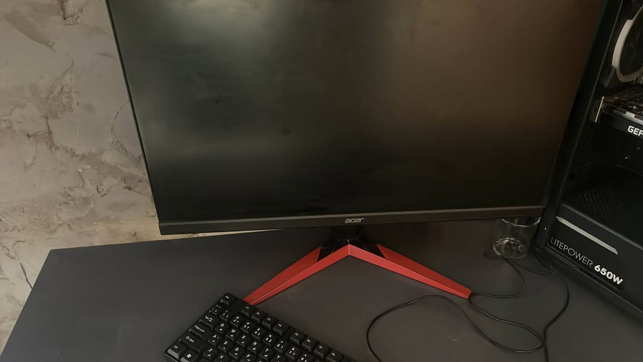إسلام عليكم 
قطّع pc
للتواصل ***********

شاشه acer
165hz
27حجم 
150الف

RAM DDR4 3200mhz. 8g 
مراوس ب DDR4 2666 16g

HDD500+500
مراوس ب ssd 500

كرت 1650 oc
120الف
