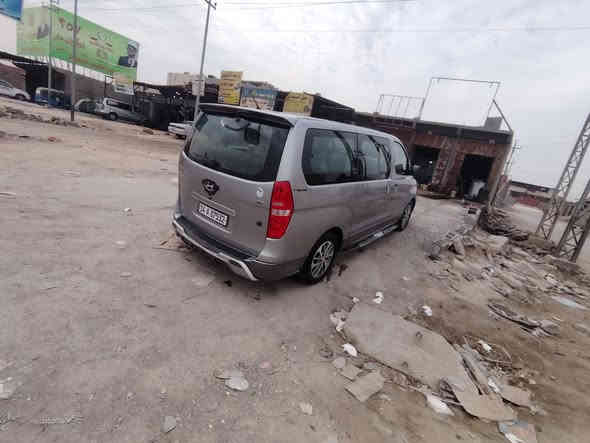 ستاركس 2017
بيها صبغ قطعتين بكوريا
والباقي كفاله
مكينه نص بنص نص مجول مكينه حلوه 
سياره جاهزه ورقم جديد مصفره باسمنه 
سعر 220
***********
