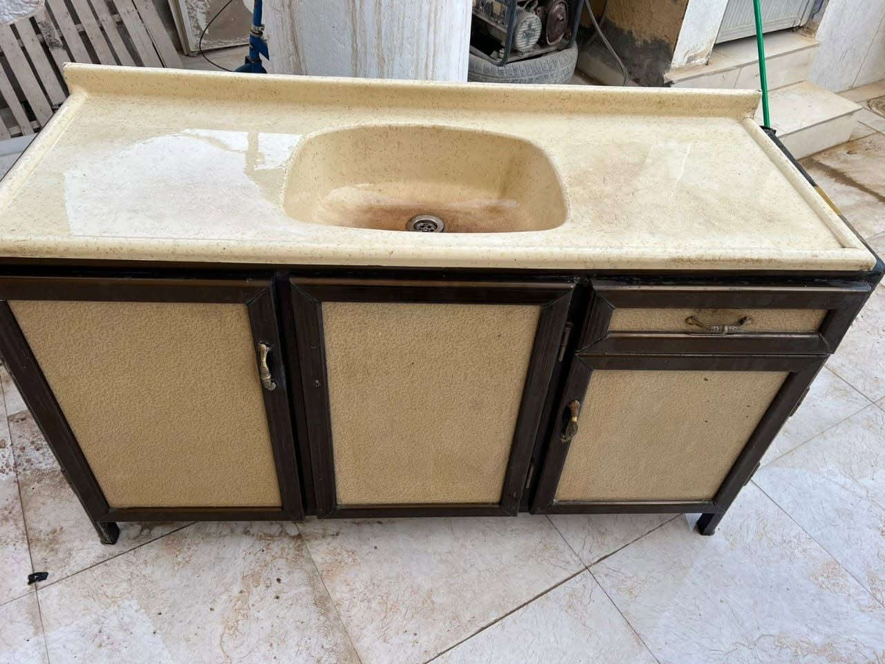 سنك مرمر للبيع نظيف متر ونص.... مكلفة بالنشر


**إذا كنت صاحب هذا الإعلان وتريد حذفه لأي سبب، رجاءا أرسل رسالة إلى الدعم الفني**