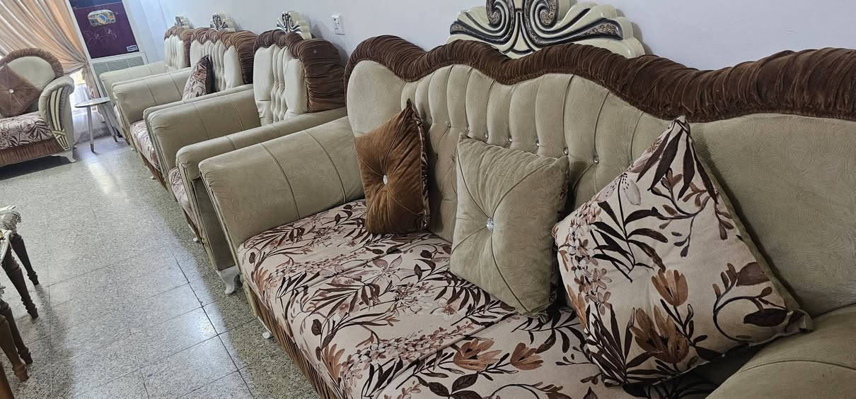 للبيع تخم 15 مقعد 
مع طبله وسطيه كبيره واربعه صغيرات


**إذا كنت صاحب هذا الإعلان وتريد حذفه لأي سبب، رجاءا أرسل رسالة إلى الدعم الفني**