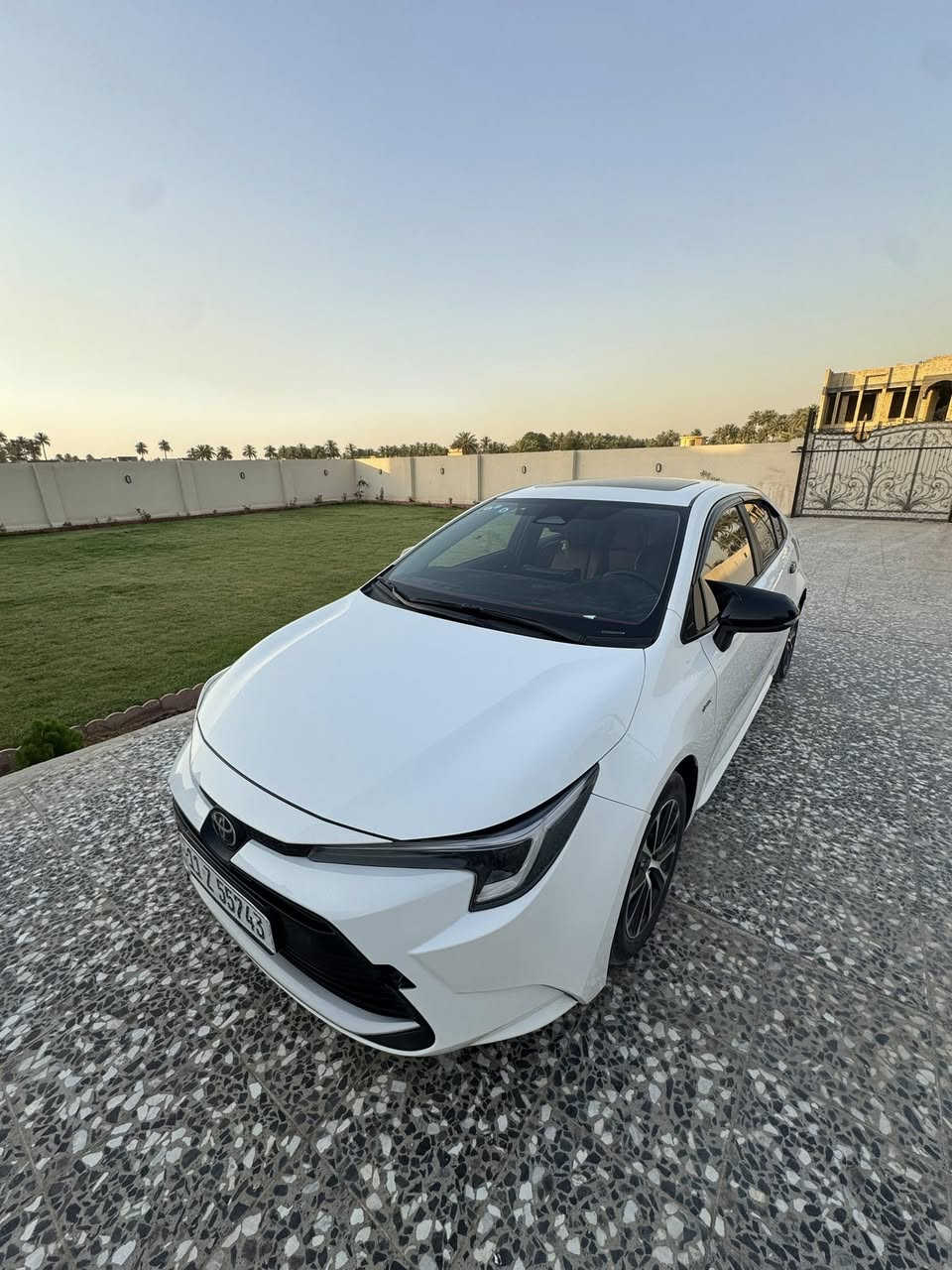 السلام عليكم
كورلا 2025 شكل امريكي ماشي 45 الف KM

السيارة مكفولة من كلشي عدا الشخوط الي موضحة بلصورة 

السيارة سعرها 152 وبيها مجال للشراي 

مكان السيارة بغداد اليوسفية

‏‭0750 915 7417‬

‏‭0776 856 6261
