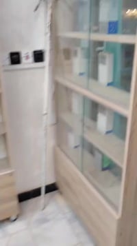 للبيع رفوف استعمال شهرين 07756383856