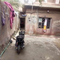 بيت للبيع بالقبله بحي الجامعه طابق واحد ركن على شارعين عرض الشارع الوا...