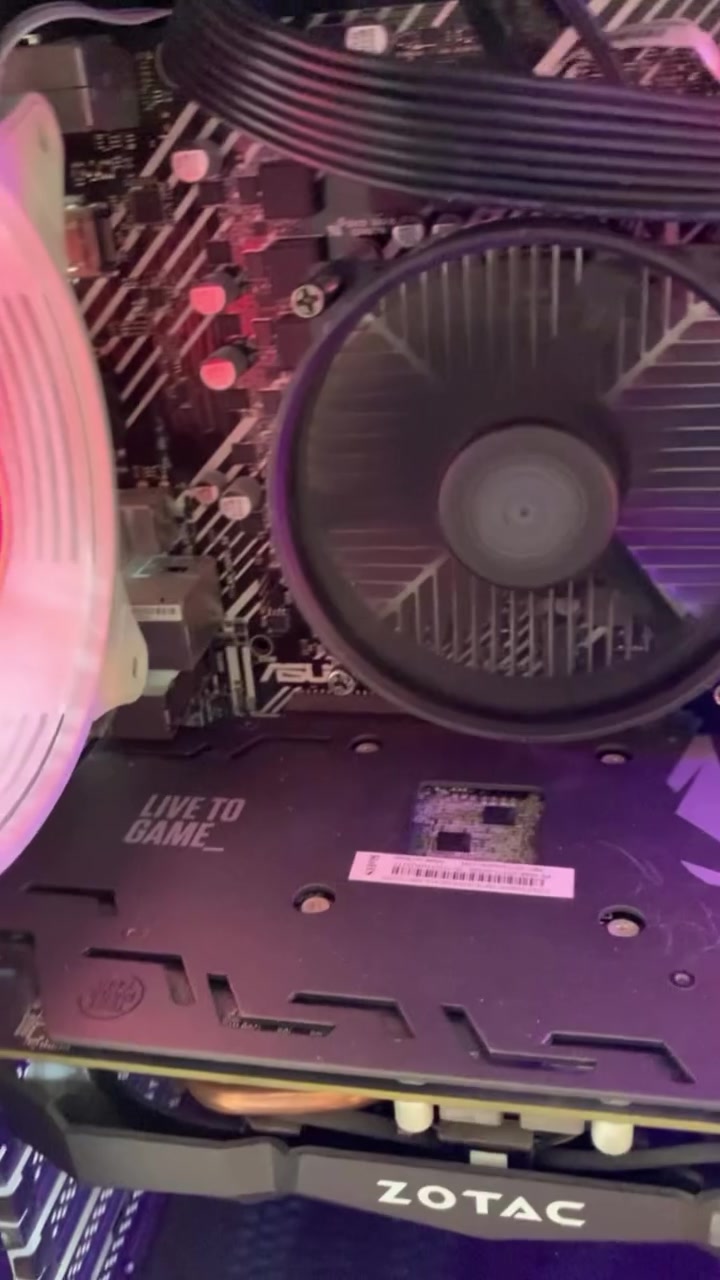 الحاسبه للبيع استخدام قليل🛑🛑📛
المواصفات:

المذربورد🛑: asus H510 prim كارتون ويا

المعالج🛑:i5 10400f

الكرت🛑: 2060 rtx  جديد ستعمال جدا قليل
الرامات🛑: جدد 16 8x2 من شركة lexar 
الباور سبلاي🛑: 650 جديد ما مستعمل FPmax
الهارد🛑: 265 من Samsung شبه جديد ستعمال جدا قليل
الكيس🛑: من فنتك مع 3 فانات ايكو جدد الكراتين موجوده

اخوان التجميعة جديده وما مشتغله ابد فقط يرادلها ويندوز وتلعب كبل  السعر راح يكون: 650 الف  والي شراي ويحب يتواصل خاص او على رقمي 

***********

