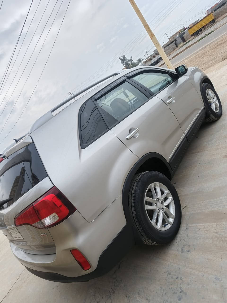 السلام عليكم كيا سورنتو موديل 15 سياره جاهزه مو فول نص فول سياره حلوه نصبتها حلوه  سياره خمسه راكب حداديتها حلوه سعر السياره 130 وبيها مجال رقم الهاتف *********** عنوان ديالى خان بني سعد
