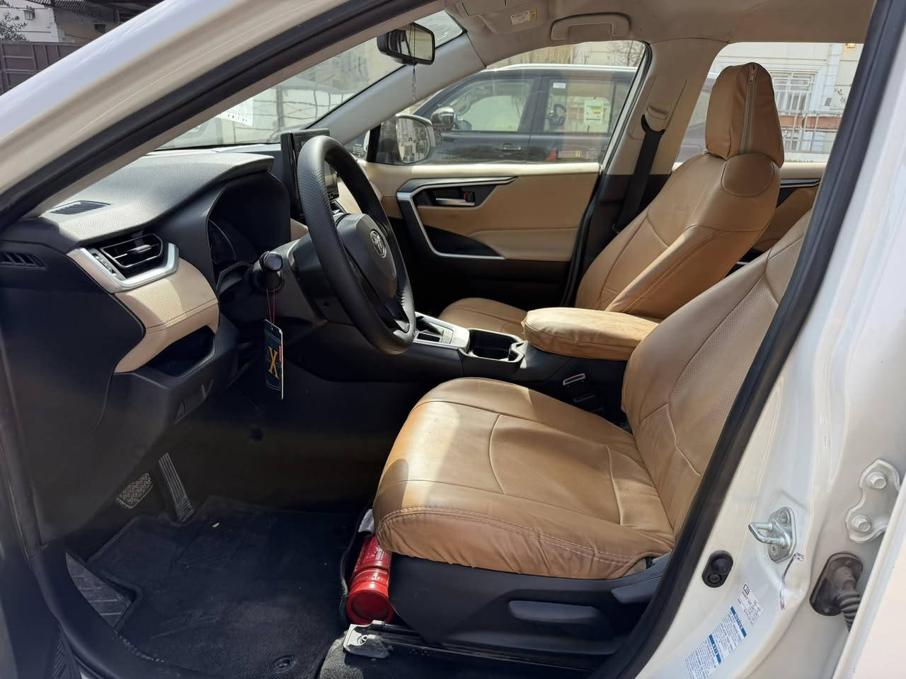 مكان السيارة اربيل رقم اربيل 
راف فور خليجي موديل ٢٠٢٠  شركة ساز 

ماشي ٥٣ الف كيلو 
فول مواصفات بس عدا السلايد
بصمة قطعتين تبريد مري شفط وية القفل 

بيهة صفحة السكن صبغ صار بيهة حادث بالعراق 
بجم كبس ابرباكات سليمة 

سنوية باسمي هزة وسنوية وفحص كلة جديد 
تحويل مباشر

سعر ١٨٥ 

***********
***********
