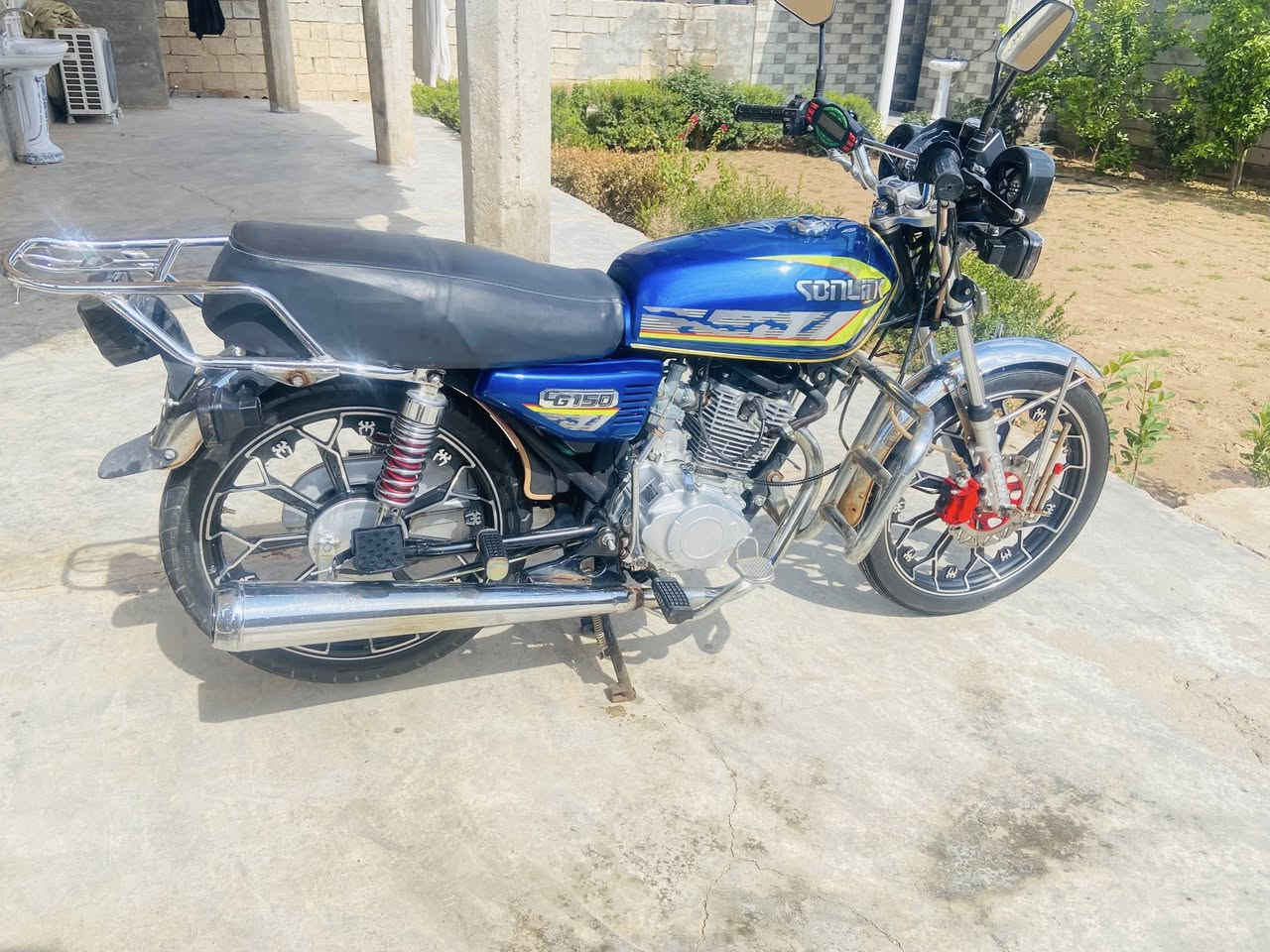 السلام عليكم دراجه للبيع موديل ٢٤ محرك مكفول. من كلشي وراق موجوده  السعر ٦٢٥ وبيهه مجال قليل 

*********** 

مكان صلاح الدين دجيل +  واصل جسر السنديه
