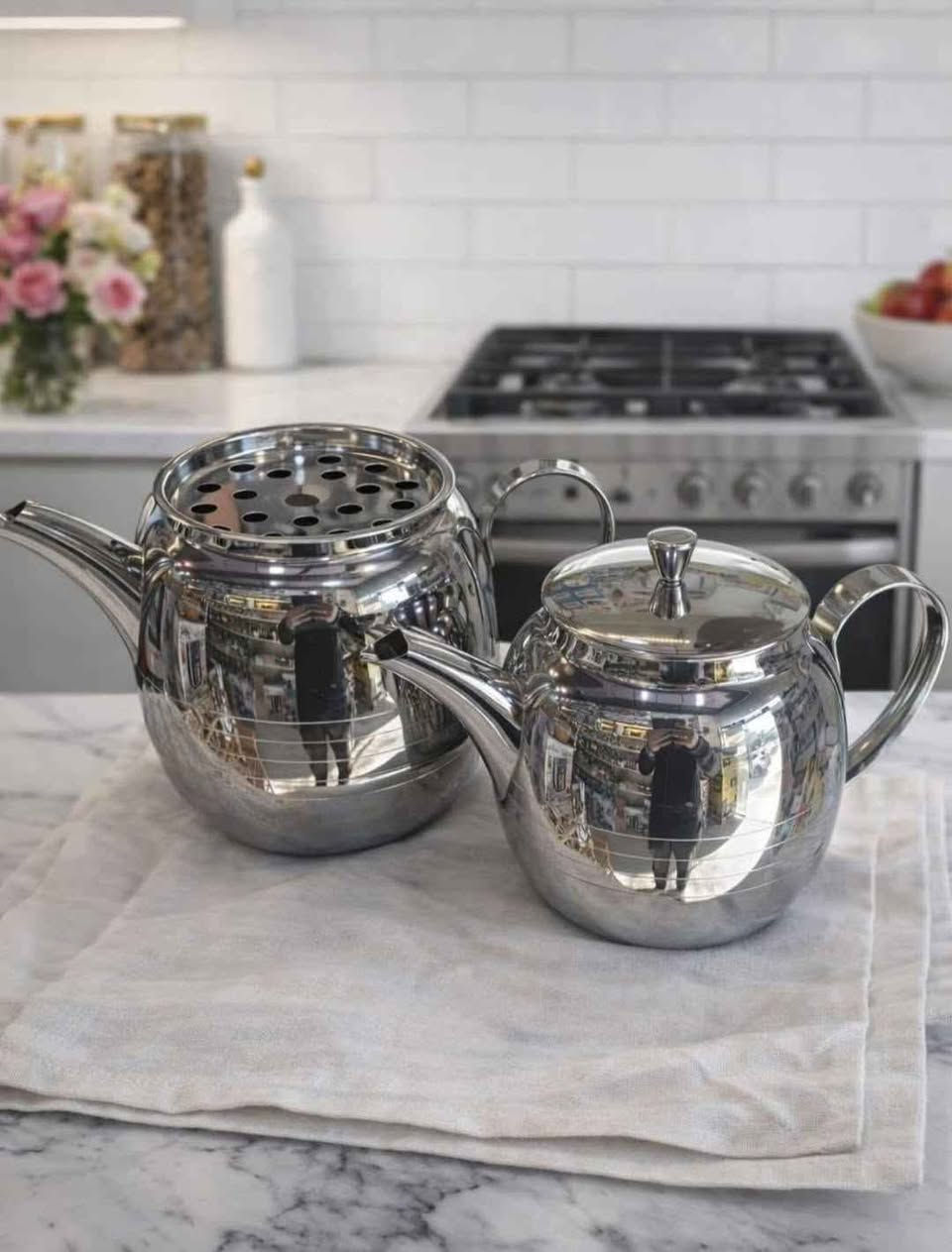 القوري الثنائي ستانلس ستيل وزن ثقيل وجودة واضحة من أول لمسة.
سعة كبيرة تكفي العائلة والضيوف بكل راحة.
يحافظ على حرارة الشاي لفترة أطول.
تصميم أنيق يلمع بمطبخك ✨
لا تفوت فرصة اقتنائه اليوم!
يتوفر خدمة توصيل لكل المحافظات 🚙 بغداد, العراق


**إذا كنت صاحب هذا الإعلان وتريد حذفه لأي سبب، رجاءا أرسل رسالة إلى الدعم الفني**