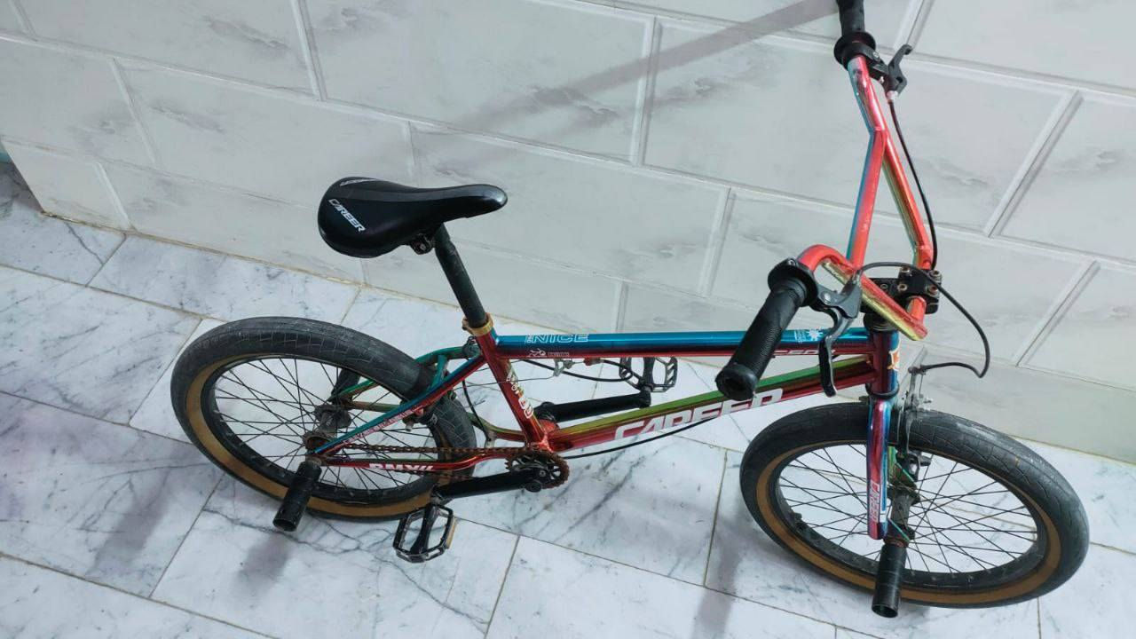 للبيع :بايسكل BMX سبع ألوان
لون مميز وشكل رياضي
البايسكل نضيف، مابي أي عطل ولا لحام

 السعر: ٣٣٠
(بي مجال للطيبين)
 المكان: مدينة الصدر
📞 للتواصل: ***********
