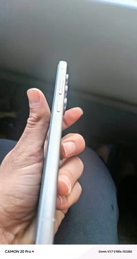 اس24الترا بدون كارتون فقط شاحنه 45واط الاصليه تلفون مابي اي خلل جديد و...