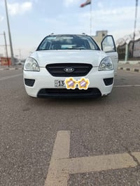 كيا كارينز • ٢٠٠٩ • ٧ راكب