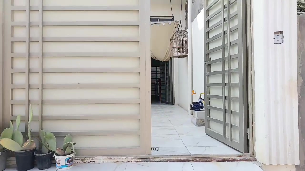 يالله
بيت لبيع ٢٠٠متر طابو زراعي بشارع المطار الجديد
تدخله فرع شارع  مجمع البيت الصحي
البناء طابوق والاساس والسقف صب
يحتوي على ٢غرف نوم واستقبال وصاله ومطبخ
الاستفسار الاتصال على الرقم ***********
او مراجعة مكتب حيدر الزبيدي للعقار والمقاولات عنوان المكتب بشارع المعمل قرب مدرسة الازدهار لبنات

