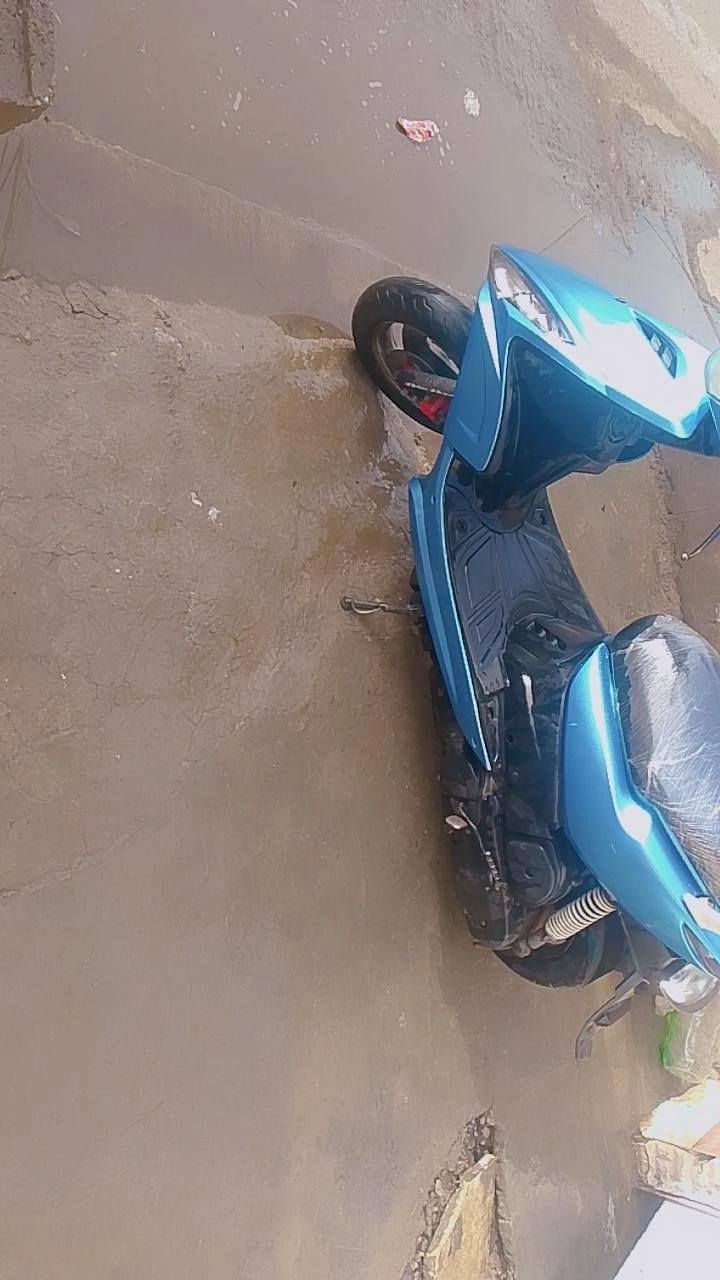 دراجه ماكس مضلع حديث كامله ما نقصها ولا برغي خير من الله مال بيت ما طالع بيها هواي دهن جديد دراجه خير وبركه كهربائيات شغاله كلها شلعه ومعدل السعر 550 مكاني بغداد الزعفرانيه الرقم ***********
