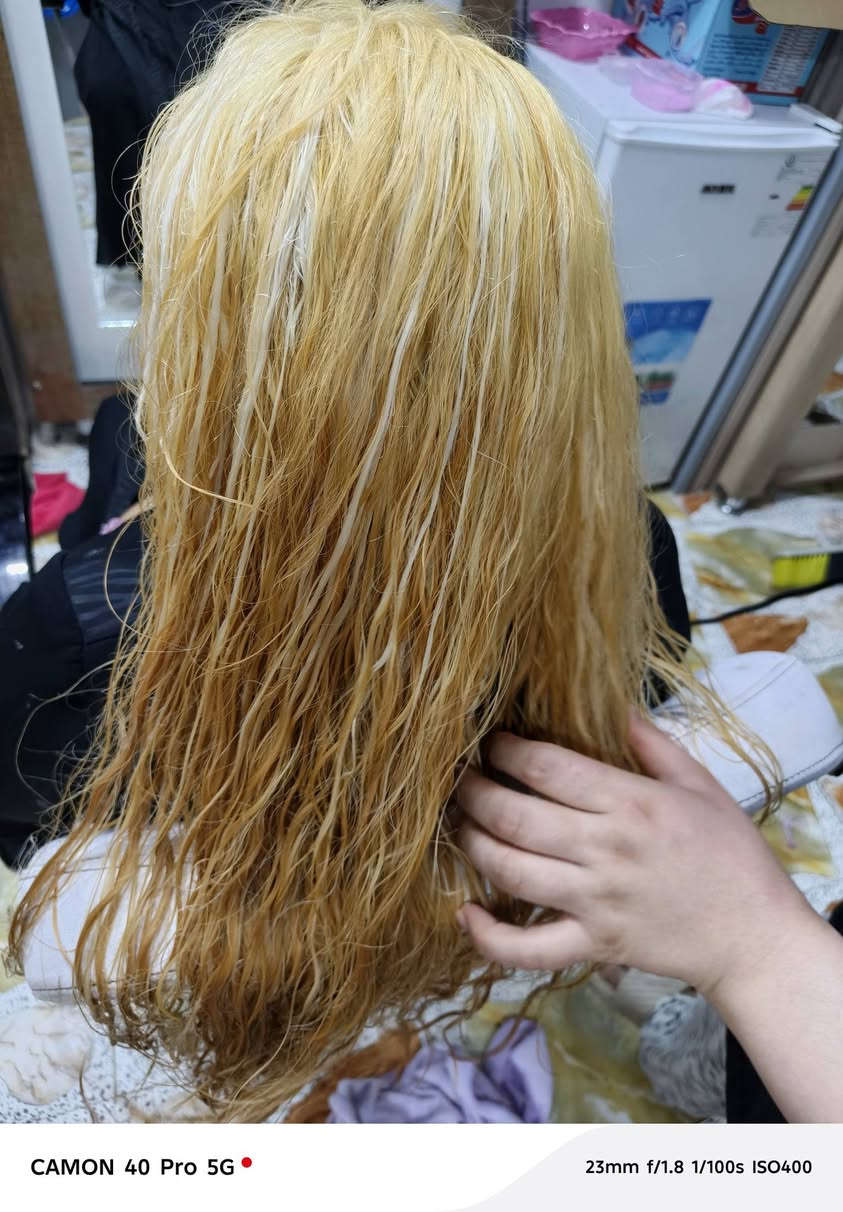 رئيكم حبايب اجتني خطيةة عروسه مسويه بصالون ثانيه و بي حمرات قديم و ميش فوكا و صاير الف لون 
النتيجه🔥🔥
 و شرط ما تعب
صالون ڪوافيرة جنى 🤍
العنوان.. 
بابل _المسيب_حي المعلمين الاولى _فرع مطعم المعموري *
للحجز خاص او الاتصال على الرقم واتساب ***********
