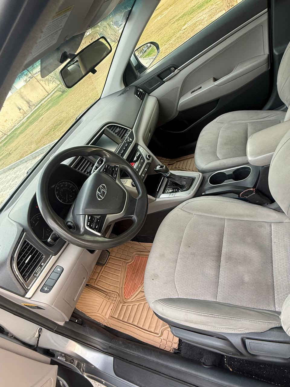 السلام عليكم النترا وأرد امريكي2017 رقم بغداد الجديد سيارة جديده كير مكينه تبريد صدر امامي خلفي كله مكفول تخم تاير جديد باتري جديد حادثها جاملغ خلفي وقبق جنطه  
السياره ليبل واحد ماشيه136
مكان بغداد السعر 117
للاتصال ***********
