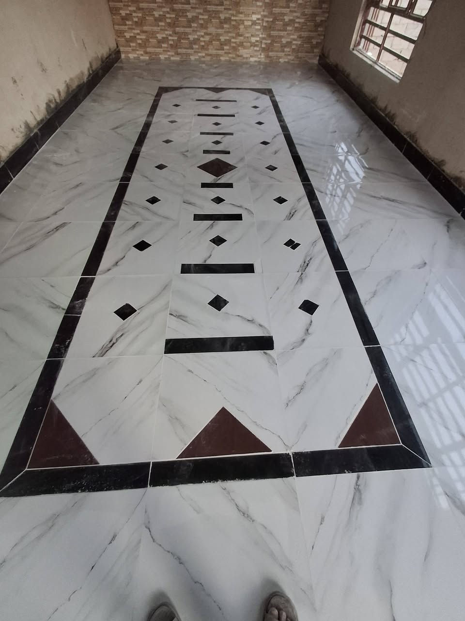 سلام عليكم
خلفه سيراميك بورسلين مرمر اكرانيت كاشي 

متفرغ حالين 

***********

شغل يرضا الله وبو البيت
