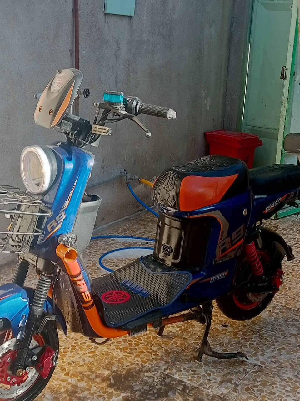 السلام عليكم دراجه R9.خمس باتريات دراجه نضيفه كلش السعر 350وبي مجال حك جيتك تجي تجيك وتشوف رقمي لتواصل ***********
