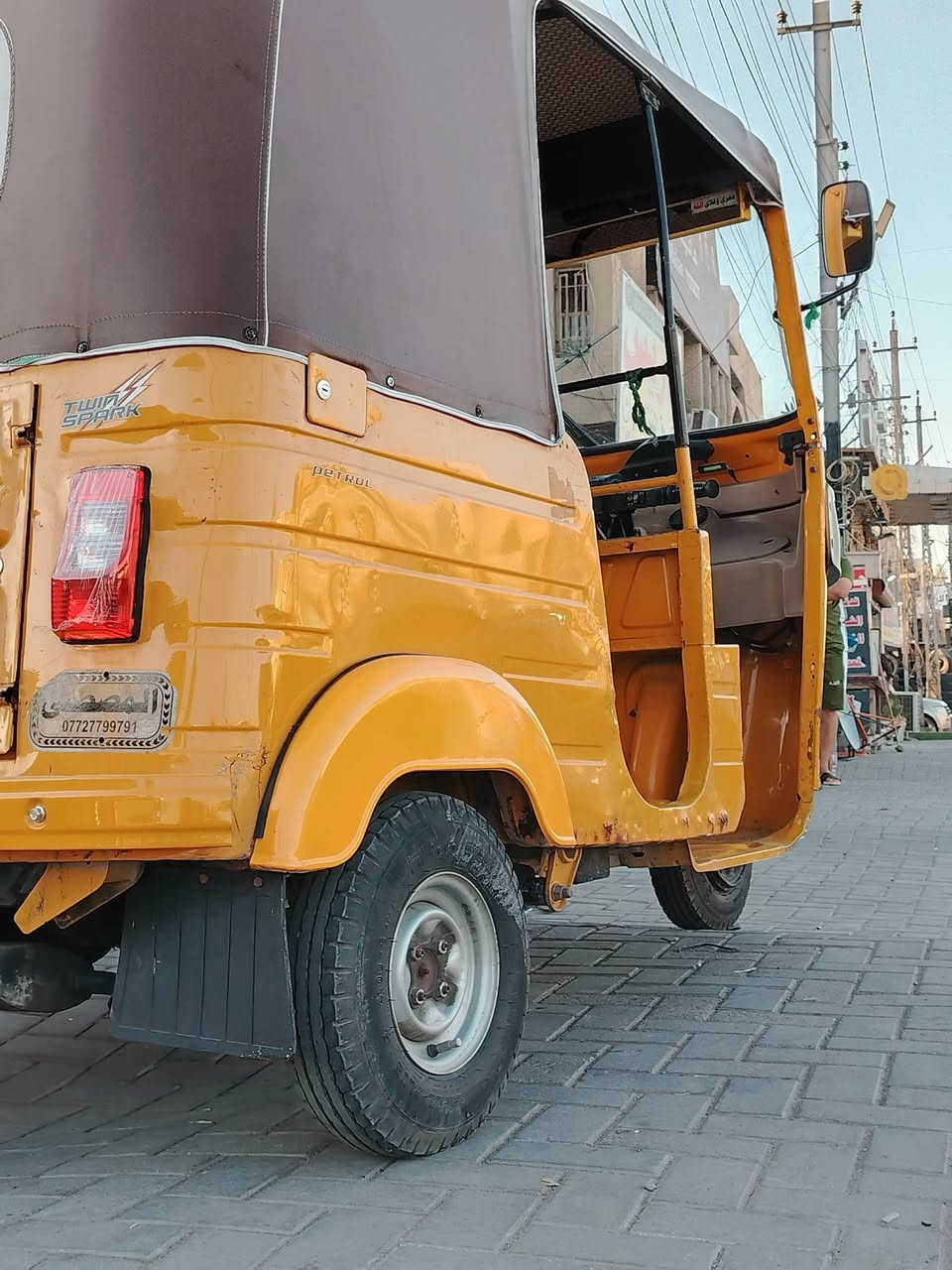 اسلام عليكم تكتك البيع موديل 2019شهر12بيه صفحه صبغ ولباقي بلادي مكينه مفتوحه مكاني بيا حي العامل رقم الهاتف ***********
