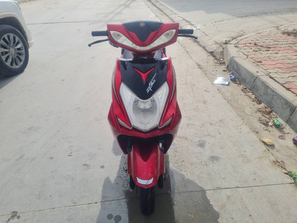 ماتۆڕ یامەها مۆدێل 2021 ماتۆڕەکە خاوێنە 
4000 ڕۆشتوە شتێکی جوانە بەس ماشا اللە ی دەوێت ماتۆڕەکە مەزبوتە توندو تۆڵە مەکینە 125 مەکینەوشت هیچ حەیبی نیە
سعر 650هەزار و مەجال
کێویستی لەخزمەت داین شوێن قەڵادزێ 
ڕەقەم تەلە فۆن: *********** بشدار, السليمانية
