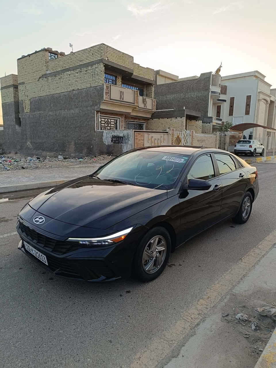 السلام عليكم
هونداي النترا للبيع موديل 24 رقم اربيل الجديد 
دخول جديد البارحه اترقمت السياره ودخلت بغداد حادث السياره بنيد نفسه مصلح ومصبوغ ارباك استيرن فقط بدون دواخل 
المواصفات 
شاشه الكتروني 
لد نهاري + لايت زنون 
فول تحكم استيرن
ثلاث انظمه قياده
السياره ماشيه 12  الف فقط السياره زيرو مشي امريكا 
رادار امامي 
ويل كب توقف ذاتي عنده الاقتراب 
محرك 2000 دوش بانزين فقط
وباقي المواصفات المعروفه 
مكان السياره بغداد 
الهاتف ***********/***********
