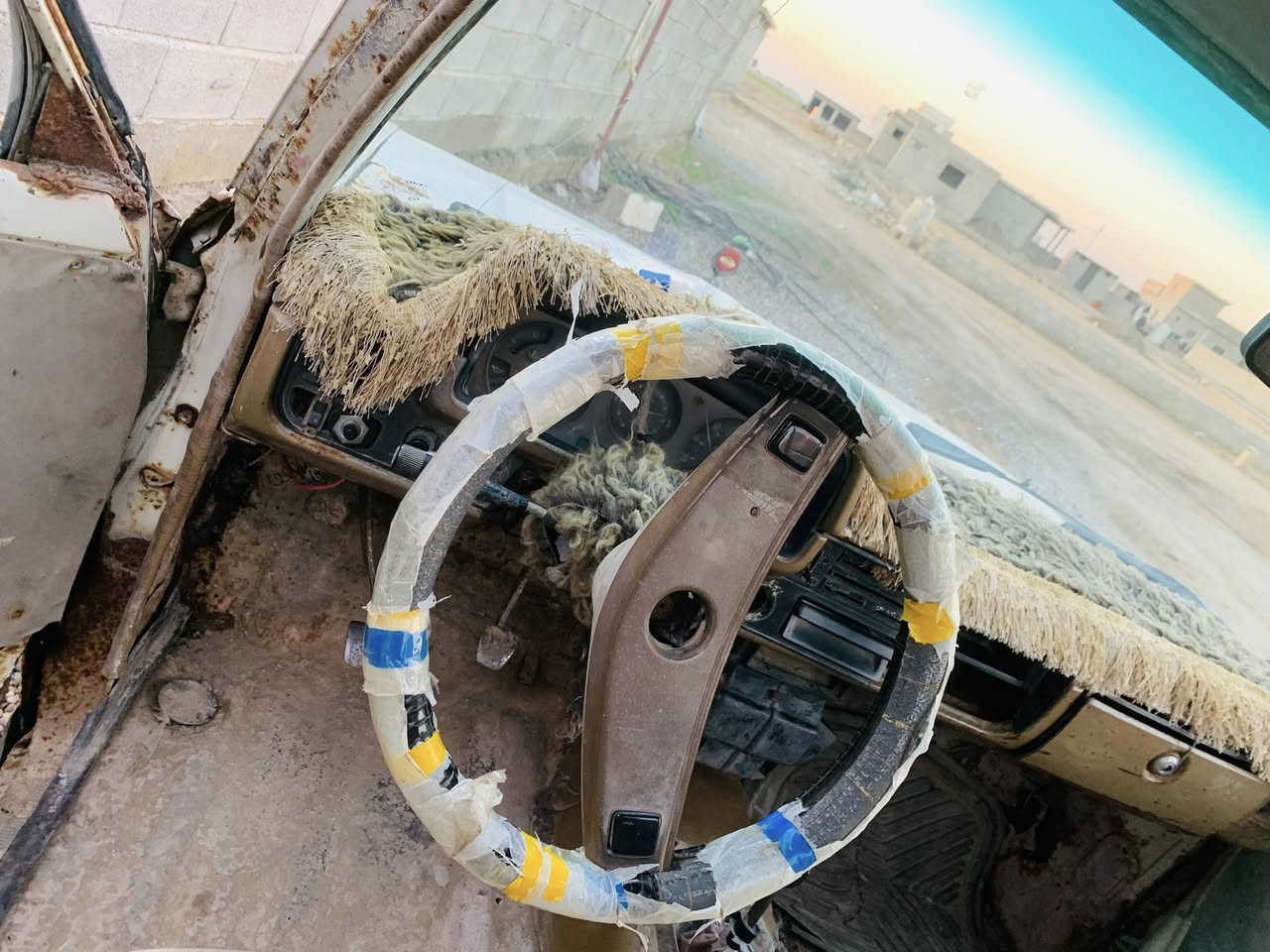 إسلام عليكم للبيع بكم 80 كير ومحرك شرط والباقي كدام العين السعر مليون ونص وبيها مجال  ***********
