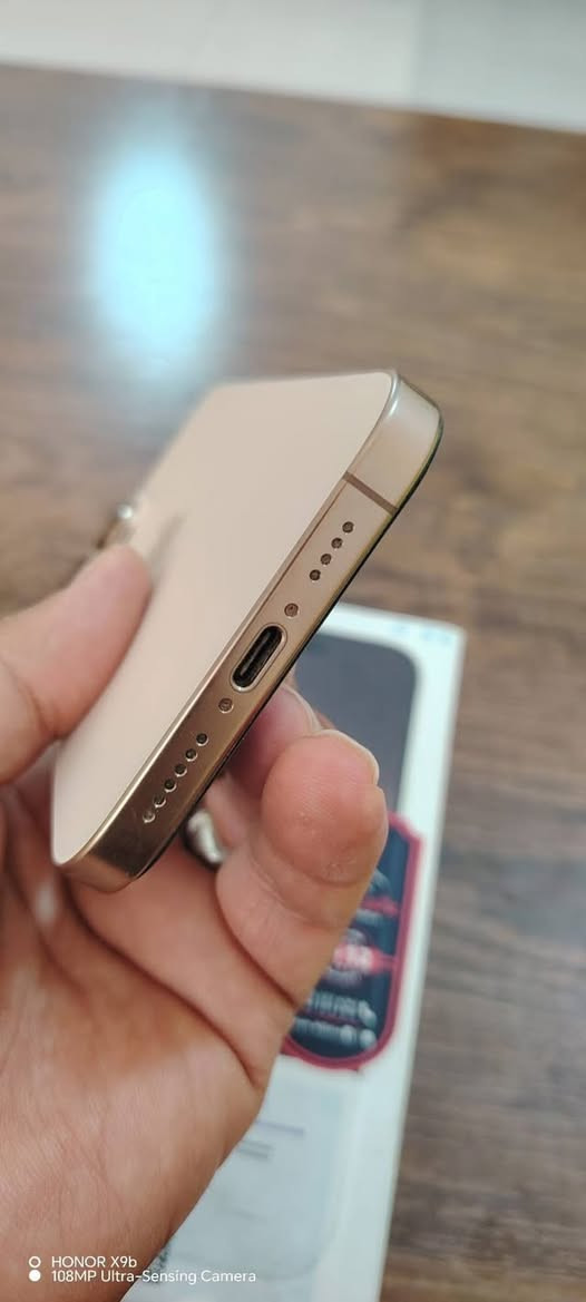 16برو ماكس
بطاريه 94
مشحون 357
دبل سيمكارت 
لون ذهبي 
مروس ايفوان 17برو ماكس 
***********
بغداد
