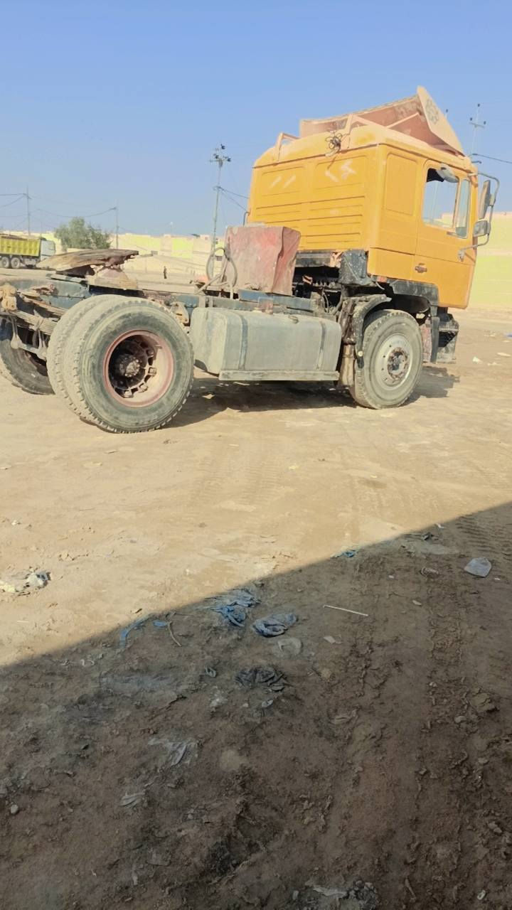 سلام وعليكم مان صقر مكينه 6 كير 130رقم مثنه شرط تحويل سياره حلوه صوندات هواء جدد تخم تاير سياره نقصه بس بنيد وجامه فقط 
ربط وطلع باتريات توني شادهن جدد مربوطه تريله قلاب سعر 50وبيه مجال وذا مراوس بلبي ترهم معه الفرق مامتواجد علفيس  نتصل‏‪***********‬‏ مكاني نجف
