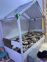 غرفة نوم أطفال • نضيفه • استعمال قليل