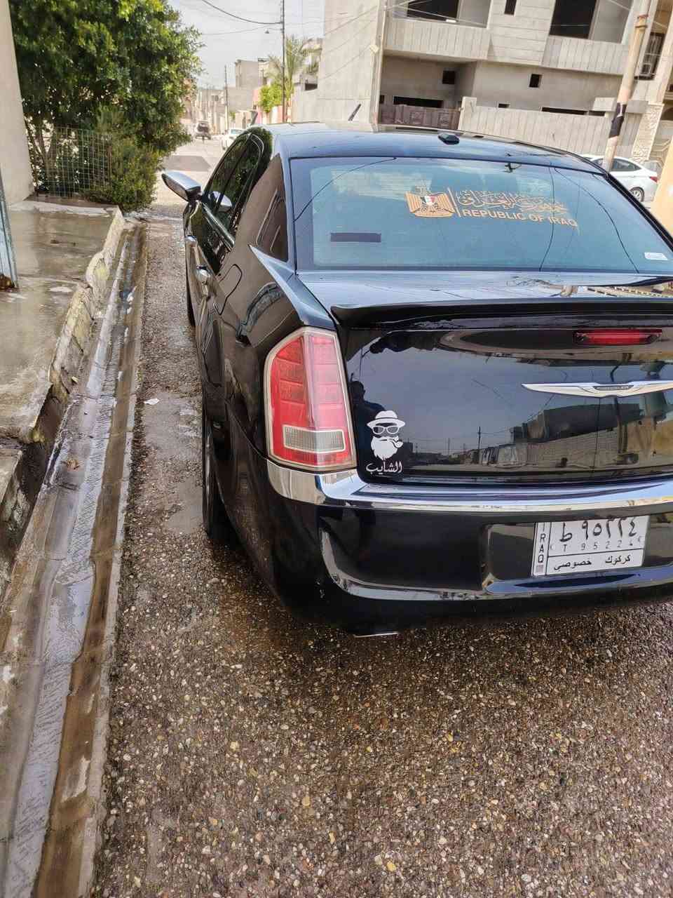 السلام عليكم سيارة اوباما C300
مكفولة بيها بارده كلش قليل
موديل 2012، استخدام شخصي سيارة مال بيت 
 السعر: ١٦٠ بيها مجال قليل
 للتواصل:  ***********
