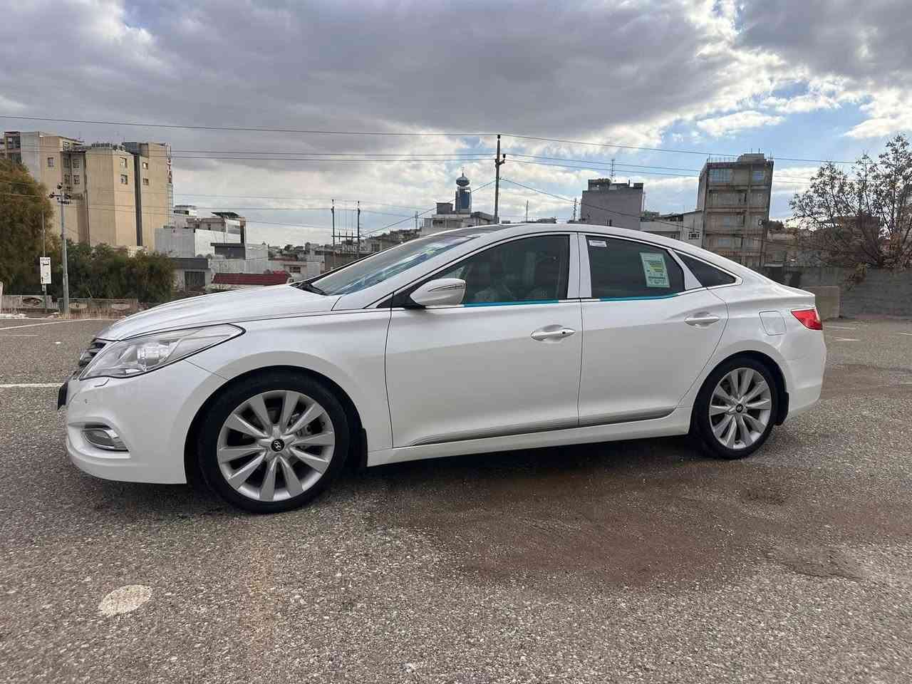 السلام عليكم
ازيره 2013 

خليجي 

مكفوله كفاله عامه

ماشي 76000 حقيقي

(v6 )3000

فول مواصفات 

سياره جديد 

السعر $

رقم شمالي

رقم + سنوية جديد

مكاني بغداد حي القاهرة

رقم الهاتف ***********

متوفر واتساب
