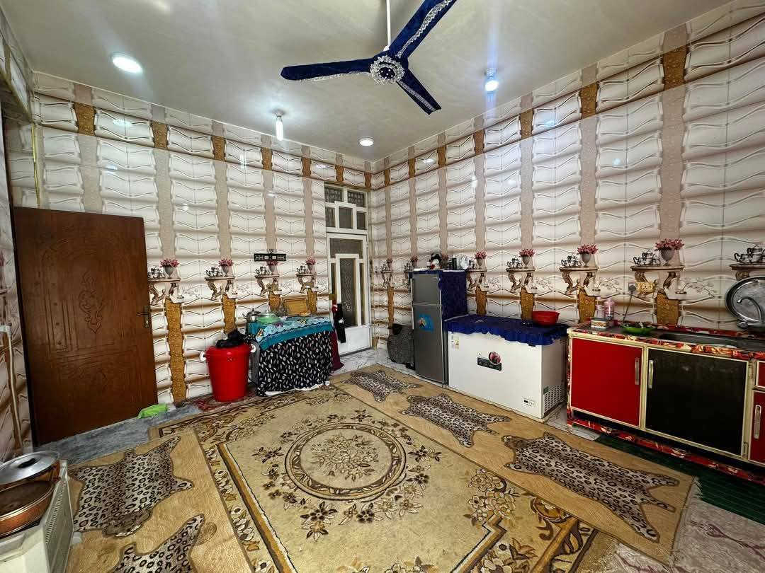 سلام عليكم
بيت للبيع مساحه ٢٠٠م

طابو زراعي  كل خدمات تكاملت من ماء وكهرباء وكيبل ضوئي 

 مكانه كاع راجي ابو احمد

 بيت جديد بناء درجه أوله

 بناء كله طابوك صب كونكريت

 يتكون الأول  من 

ديوانيه ومطبخ وصاله وغرفتين وصحيات ومنور وطارمه جبيره بيت جاهز عله اخر حبايه

الطابق الثاني هيكل واصل للسقف يتكون من 

٤غرف نوم وصاله وحمامات 

 وخدمات بيه ماي خطين  وكهرباء المحوله بلباب وكيبل ضوئي كامل

سعر البيت [[٩٠]]وقابل للتفاوض 

لاستفسار مراسلة الحساب أو الاتصال على الرقم

***********
