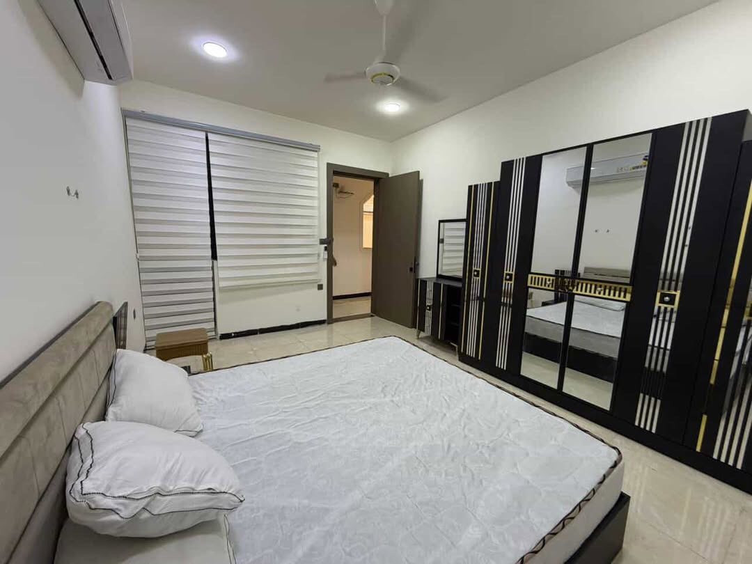 �✨ شقق مؤثثة فاخرة للإيجار في الكرادة داخل ✨🏢
استمتع بالسكن الراقي في موقع مميز،
شقق حديثة بتصاميم عصرية وتشطيبات فاخرة،
مجهزة بالكامل بأثاث أنيق وراقي
وملائمة للعوائل والموظفين والمغتربين.

🔑 جاهزة للسكن فوراً
🛋️ تجهيز متكامل بمعايير عالية من الجودة

📞 للاستفسار والحجز: ***********

📌 نستقبل جميع العروض التجارية والسكني
