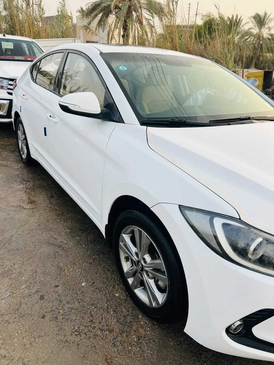 السلام عليكم يوجد سياره للبيع النترا خليجي سياره مكفوله موديل 17تحويل كافت المحافضات السعر 148وبيها مجال قليل ***********  (***********)
