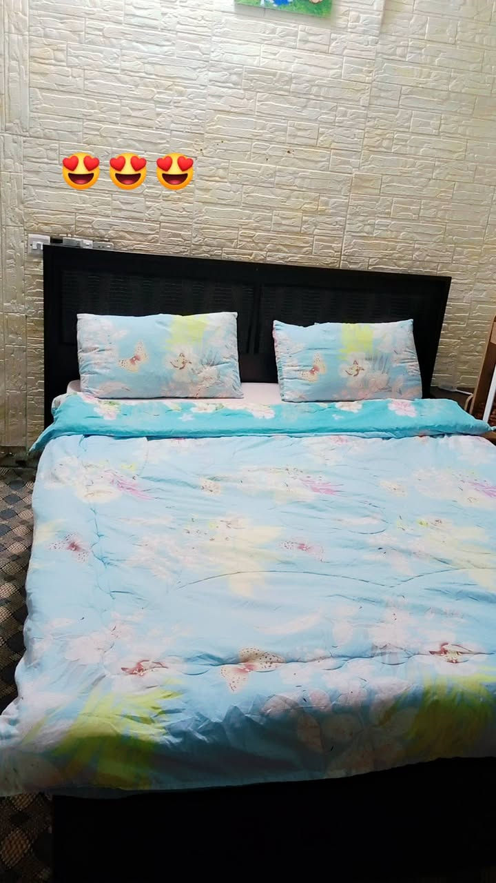 تلبيسه لحاف + تلبيسه دوشك + وجهين مخاد حسب الطلب
قماش همايون صيفي


**إذا كنت صاحب هذا الإعلان وتريد حذفه لأي سبب، رجاءا أرسل رسالة إلى الدعم الفني**