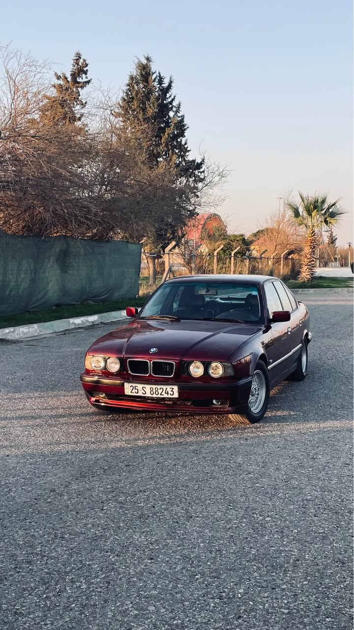 للبيع

BMW 525i 

موديل 93 

السياره مفوله من كل شي عدا سلايد روف (تنته) 

مواصفات✨

1.محرك كبس دجيتال المرغوب 

2.دبل ايرباگ 

3.دبل چكمچه 

4.الصبغ جديد للجماليه 

4.الرقم الماني جديد 

5.سنويه 29تنتهي 

6.رقم كركوك 

7.بطاقة بانزين 

8.السياره بلاد 

النظافه والجمال يحجي عن نفسه 

السياره گير ومحرك اوتوماتيك بلاد 

9.دواخل جلد اسود مطعم بصاج 

10.الكشنات تحكم كهربائي

11.السياره محدثه M 

12.بجم M

13.سبايدر خلفي رياضي M

14تبريد شغال ثلج بس القايش مالته مكطوع الغاز فول والكومبريسر شغال

15.برده خلفيه

16.مبدل راديتر وكاله جديد 

السياره كامله مكمله حادثها طخه بسيطه بالدعاميه مواصل الشاصي فقط لا اكثر 

تحويل مباشر باسم المشتري 

او تحويل وكاله عامه بعد استلام المبلغ 

السعر 65$ 

بيه مجال جداً بسيط 

للاستفسار اكثر 

رقم الهاتف *********** او واتساب 

او مراسله على الانستا eng._mody

#BMW #BMW93 #BMWi #BMWللبيع #بي_ام_دبليو Singapore
