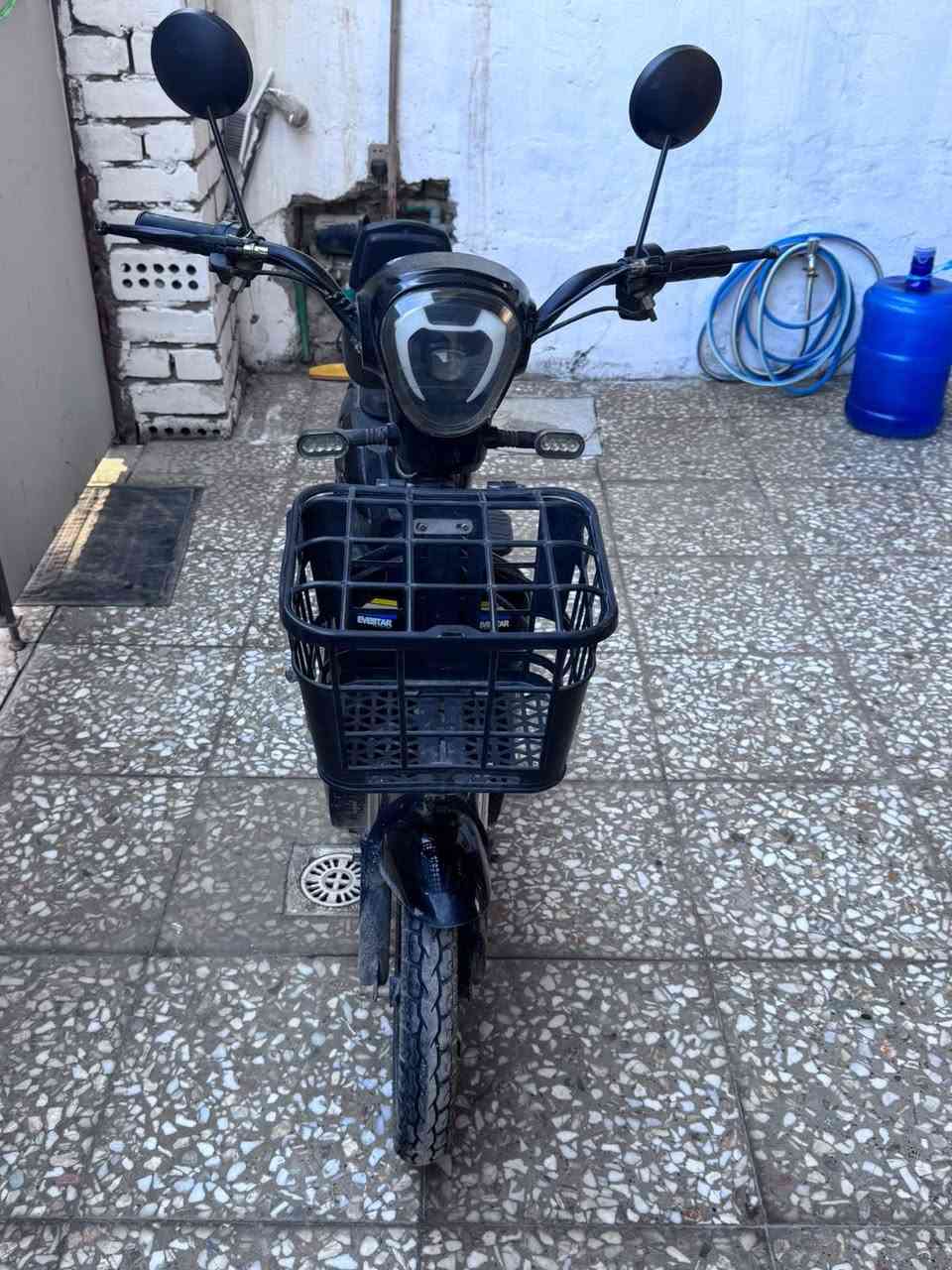 السلام عليكم للبيع هاي الدراجة كلشي مابيه تشتغل فجأة تهبط ماعرف شنو عقل او كارت او بطاريه الصراحة ماكو مصلح يمنه الياخذه يشوف شنو بيه


**إذا كنت صاحب هذا الإعلان وتريد حذفه لأي سبب، رجاءا أرسل رسالة إلى الدعم الفني**