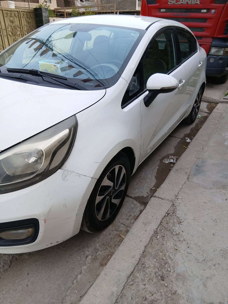 كيا ريو ٢٠١٤ خليجي للبيع او مراوس النترا او فورتي
بدون حادث بيهة قطع صبغ اثر شخوط
الدواخل و الشواصي مكفولة
مكينة ١٦٠٠ دوش ما مفتوحة و الكير ما مفتوح
سيارة فول مواصفات عدة الفتحة
نضام ايكو
تحكم ستيرن جهتين 
مري شفط + تحكم كهرباء 
جام اوتو + انضمة قيادة 
رقم بصرة مشروع وطني باسمي السيارة
العنوان بغداد الدورة السعر ٨٣ وبي مجال
***********
