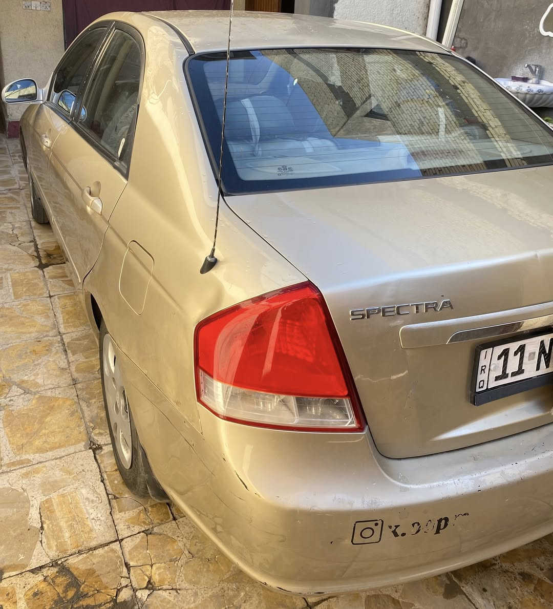 السلام عليكم كيا سبكترا ٢٠٠٩ ضربتهه جاملغ امامي الايمن بدون دواخل سياره ليبل واحد مامتعوبه رقم بغداد ب اسمي شرط التحويل السعر ٩٢$ وبيهه مجال بسيط للاستفسار***********
