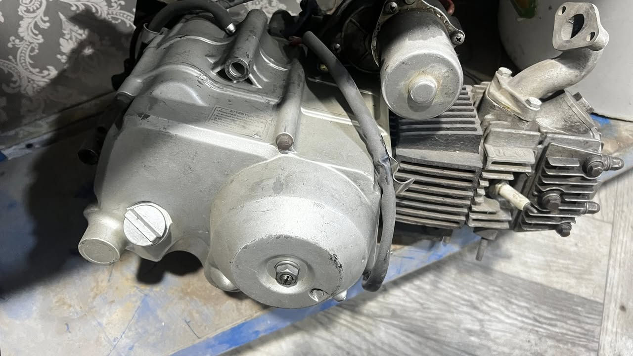 مكينه مال رباعيه للبيع مكينه كله جديد ولفات وبوشه وسلندر كله جديدالسعر 125 وبيها مجال العنوان الشعب حي سومر ***********
