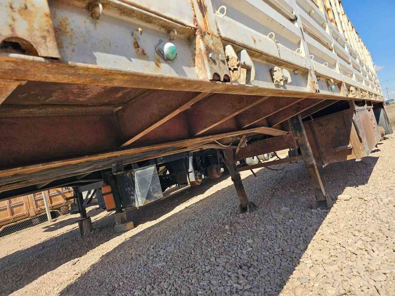 عربه جناب حداديه اردنيه شاصي 16 ثلاث دناكير برينه الطول 12وربع بدون تاير وويل السعر 90 مجال بسيط  متواجد في معرض بغداد الحديث  العنوان الانبار الرمادي منطقه الشراع الخط السريع للتواصل 
***********
