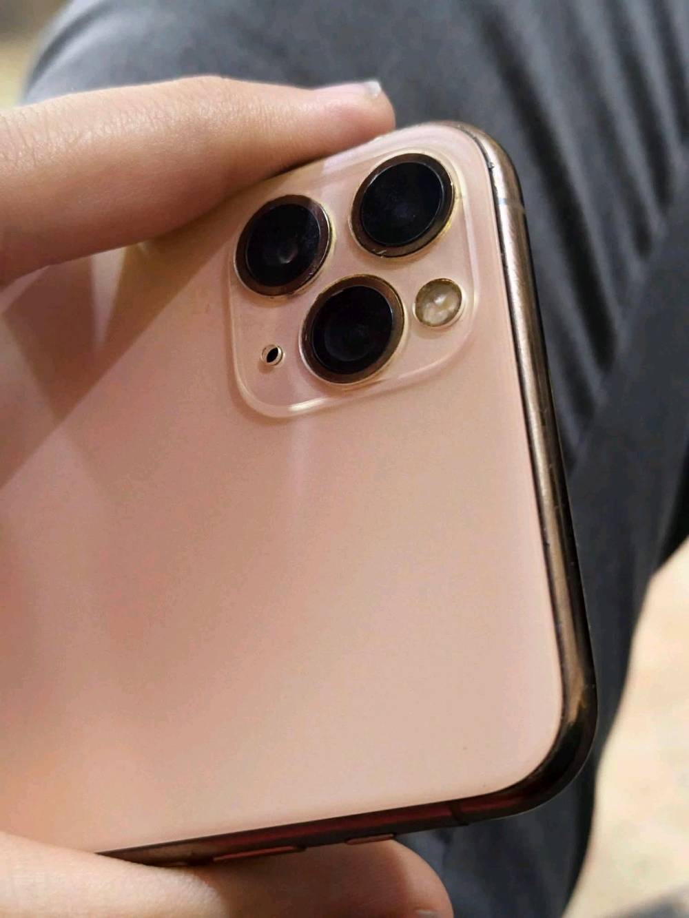 مراوس او بيع
ايفون 11 برو ماكس سعر مناسسب مكان بغداد

سعر  قابل للتفاوض٢٥٠ سعر ايفون ١١ عادي
مبدل شاشه ااصلي ب١٦٠ الاحسن بلسوك ٣ خيارات
بطارية اصلي 
وكدامك يلمع يرادله بس شوي ترتيبات وفيس ايدي يراد برمجه