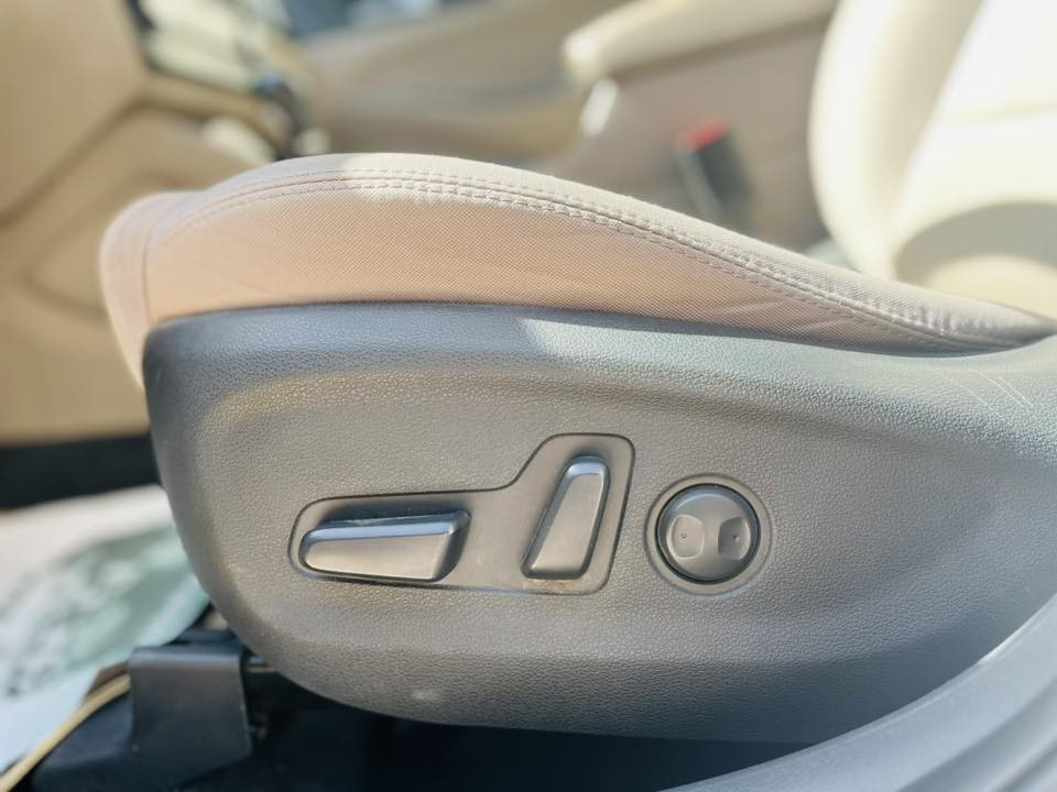 السلام عليكم 🫡 توسان 2019 للبيع كفاله عامه مواصفات.كراسي كهرباء ⚡️ بصمه ترحيب 3انضمه قياده حساس امامي خلفي كاصد ماشيه 88 حقيقي للاستفسار ***********
