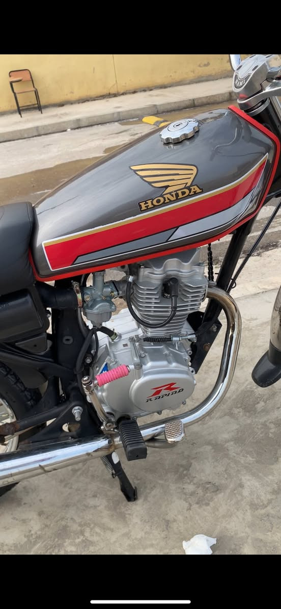 دراجه حربي محرك رابيدو اصلي موديل 23  الدراجه شرط كلها من تاير للتأير سيبايه نامه اصلي الثكيل كشن اصلي الدراجه تأخذها وتدعيلي السعر 550 بي مجال بسيط  

***********3
