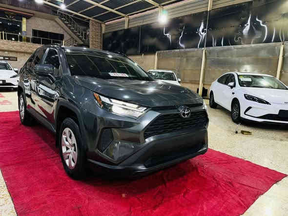 🟢Toyota RAV4 2023 LE 🟢

حجم المحرك 4 سلندر (2.5L) 

🔴(السعر/ 20500 $)

🔴المواصفات : 
رادار أمامي(تحديد مسار)
تحكم وضعيات القيادة Drive Modes 
هاند بريك بصمة
اوتو هولد(Auto Hold)
تحكم وضعيات القيادة ECO,NORMAL,SPORT
مانع انزلاق+ABS
حساسات خلفية+كاميرا
تحكمات استيرن
تبريد قطعتين 
وبقية المواصفات المعروفة
الضرر كما موضح بالصور

🔴(العنوان/كركوك شارع المعارض)
 ___________________&&&________________

🔴للاتصال/
***********

***********
