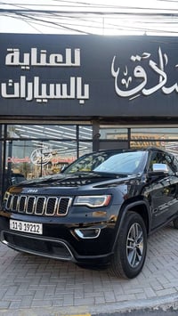 جيب كراند شيروكي لمتد 2018 ماشيه 112 الف كيلو متر بنورما كشنات جلد تدف...