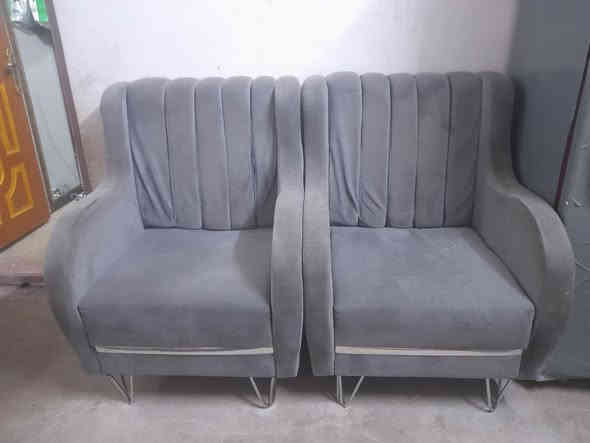 السلام عليكم تخم  ٧ مقاعد للبيع السعر ١٠٠ وبي مجال للستفسار ***********
