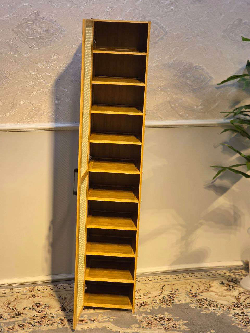 #سارع_بالحجز_ #الجميع 
#مجاني التوصيل

 ✨ كنتور رفوف / جزامة عملية ✨
ترتيب ذكي + حجم مناسب لكل بيت 👌
تستخدم كجزامة أو رفوف تخزين للأغراض اليومية
🪵 المواصفات: ✔️ تصميم عملي يوفر مساحة
✔️ مناسب للمداخل وغرف النوم
✔️ استخدام متعدد (جزامة أو رفوف)
📏 القياسات: ▪️ الارتفاع: ١٦٠ سم
▪️ العمق: ٣٧ سم
▪️ العرض: ٣٢ سم

🚚 التوصيل مجاني ✔️ بغداد
✔️ جميع المحافظات

للحجز والاستفسار مراسله الصفحة او الاتصال بالرقم *********** بغداد, العراق
