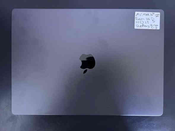 M3 MAX 💀

MacBook Pro 16-inch 2023

CPU: 16-core
12 performance cores
4 efficiency cores

GPU : 40-core

RAM : 36 GB

SSD : 1 TB SSD

PRICE : 3.900.000 

ملاحظة : تم الشراء والتفعيل بتاريخ 19/9/2025

للتواصل مع المبيعات  
***********

لا تنسوا الانضمام لقناتنا على التلجرام
كل الماكات والعروض المتوفرة يتم نشرها في القناة 

https://t.me/macmastersiQ

بالإضافة إلى توفر جميع الماكات للبيع بالتقسيط من مصرف الرافدين لحاملي بطاقة الماستر كارد للموظفين والمتقاعدين.
